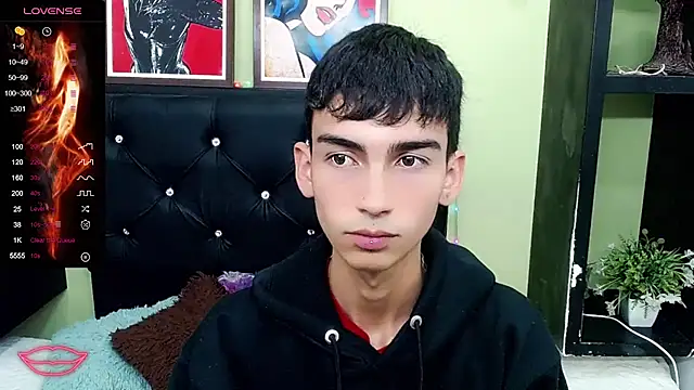 ttimy x boy online show from February 20, 2025, 7:52 pm