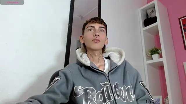 ttimy x boy online show from September 17, 2025, 1:24 pm