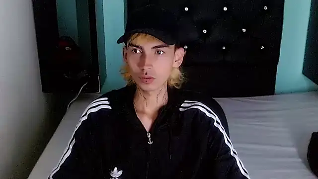 ttimy x boy online show from April 17, 2026, 7:50 pm