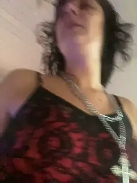 magalunabb online show from December 17, 2025, 5:41 pm