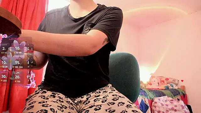 Snapshot of Miss_oliviaa chatting on October 11, 2025, 12:26 pm Miss oliviaa online show from October 11, 2025, 12:26 pm