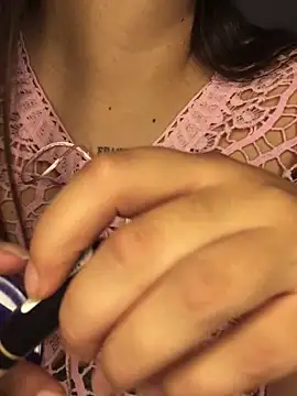 Snapshot of Miss_oliviaa chatting on November 29, 2025, 8:01 pm Miss oliviaa online show from November 29, 2025, 8:01 pm