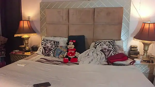 amazing dolltsx online show from March 2, 2026, 1:52 am