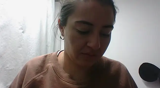  karlie kloss  online show from December 4, 2024, 1:47 am