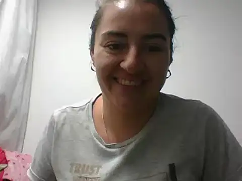  karlie kloss  online show from December 10, 2024, 12:06 am