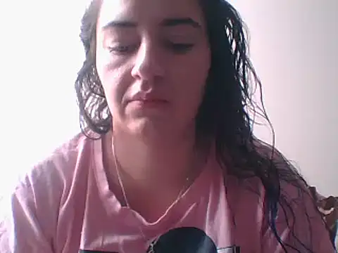  karlie kloss  online show from December 30, 2024, 4:40 pm