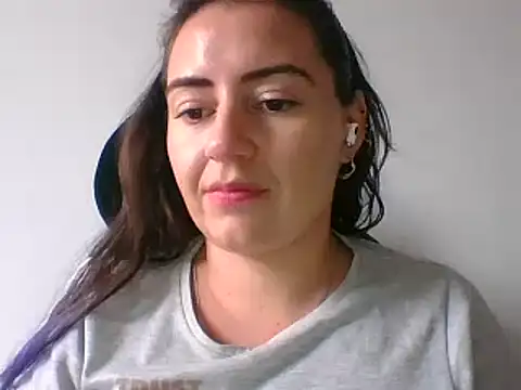  karlie kloss  online show from January 20, 2025, 10:04 pm