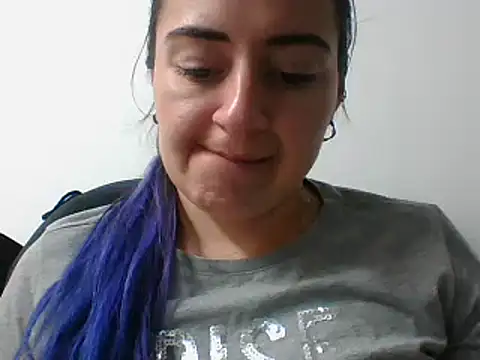  karlie kloss  online show from February 13, 2025, 12:35 am