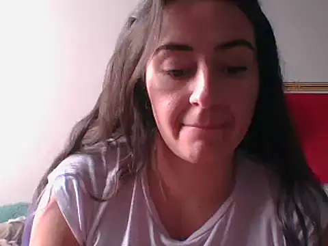  karlie kloss  online show from February 15, 2025, 8:33 pm