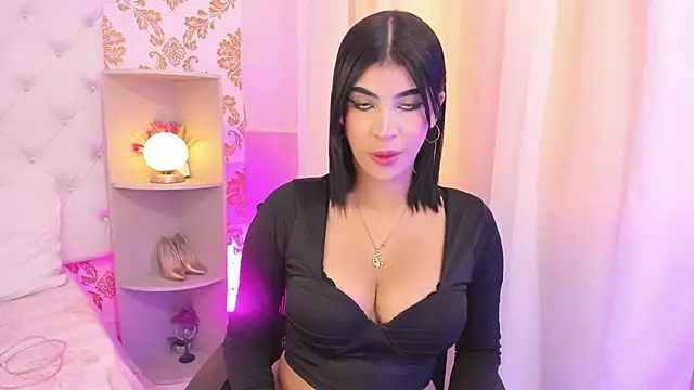 emaa lambert online show from November 14, 2025, 5:44 pm