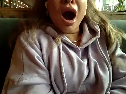 persiannqueen online show from March 10, 2025, 10:59 am