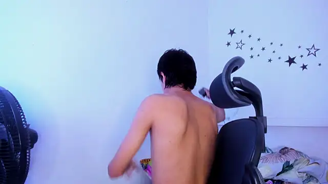 Johhan  Lee online show from December 5, 2025, 8:49 pm