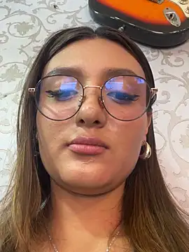 Snapshot of Afrodita_Shalom chatting on February 2, 2025, 8:19 pm Afrodita Shalom online show from February 2, 2025, 8:19 pm