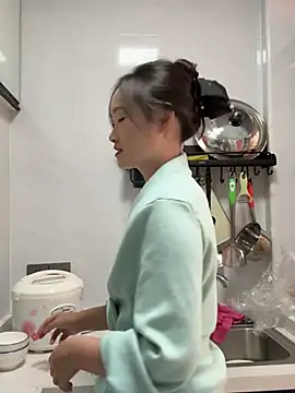 Lfeiji online show from March 18, 2025, 9:42 am