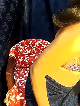 Stripy Doll online show from December 15, 2024, 2:19 am