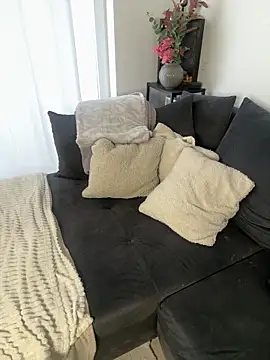 IntiMia online show from March 5, 2026, 8:10 am