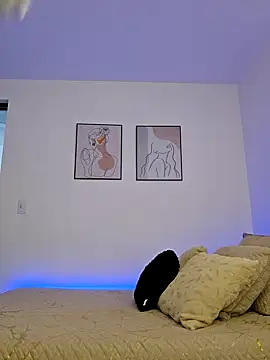 VictoriaEvaans  online show from February 26, 2025, 9:37 pm