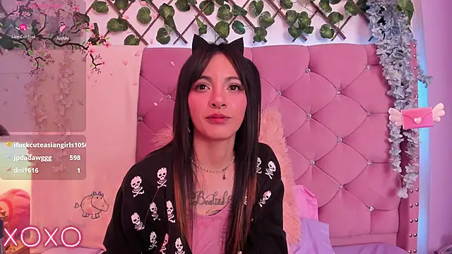 lauren evans96 online show from January 22, 2025, 8:51 am