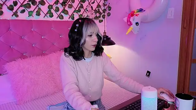 lauren evans96 online show from March 14, 2026, 4:40 am