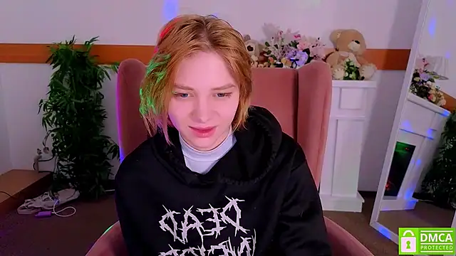 Snapshot of MirraBellanta chatting on February 4, 2026, 12:27 am MirraBellanta online show from February 4, 2026, 12:27 am