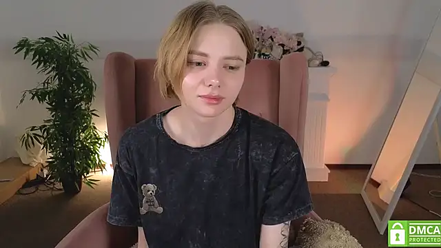 Snapshot of MirraBellanta chatting on May 27, 2026, 12:51 am MirraBellanta online show from May 27, 2026, 12:51 am