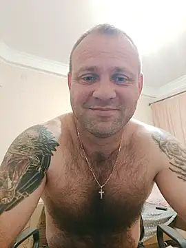 Snapshot of Crek666 chatting on July 5, 2026, 6:37 pm Crek666 online show from July 5, 2026, 6:37 pm