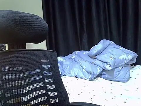 Horny-slut  online show from September 30, 2025, 4:17 am