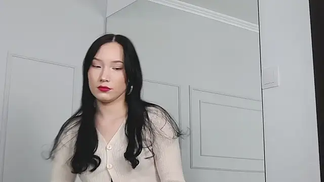 Snapshot of LeilaLow chatting on December 25, 2024, 12:05 pm LeilaLow online show from December 25, 2024, 12:05 pm