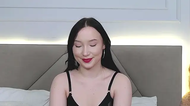 Snapshot of LeilaLow chatting on January 23, 2025, 6:14 pm LeilaLow online show from January 23, 2025, 6:14 pm