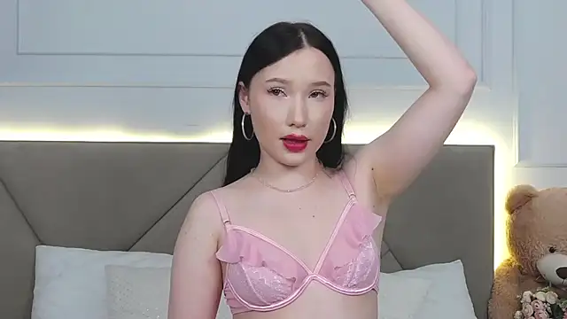 Snapshot of LeilaLow chatting on January 24, 2025, 6:04 pm LeilaLow online show from January 24, 2025, 6:04 pm