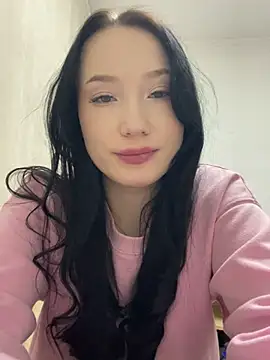 Snapshot of LeilaLow chatting on February 26, 2025, 2:14 pm LeilaLow online show from February 26, 2025, 2:14 pm