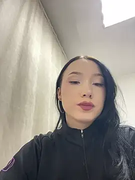 Snapshot of LeilaLow chatting on February 28, 2025, 1:58 pm LeilaLow online show from February 28, 2025, 1:58 pm