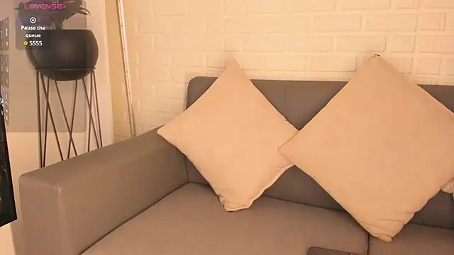 karina gomez 18 online show from February 24, 2025, 2:19 am