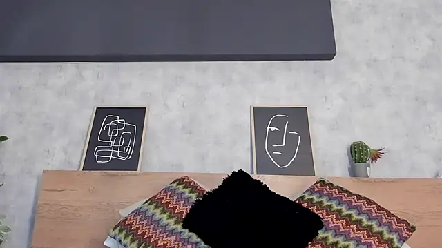 karina gomez 18 online show from April 14, 2026, 11:27 am