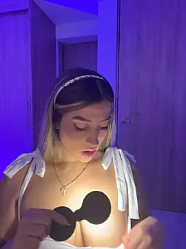 Issabela G1 online show from February 18, 2026, 3:24 am