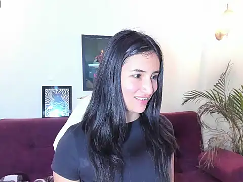 paulinamoons1 online show from December 14, 2025, 5:24 am