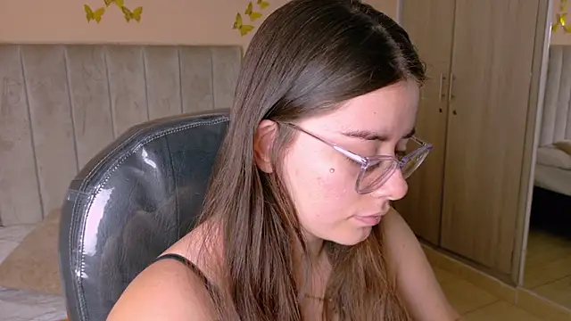 Snapshot of Charlotte_Olsen_ chatting on June 30, 2026, 7:48 pm Charlotte Olsen online show from June 30, 2026, 7:48 pm