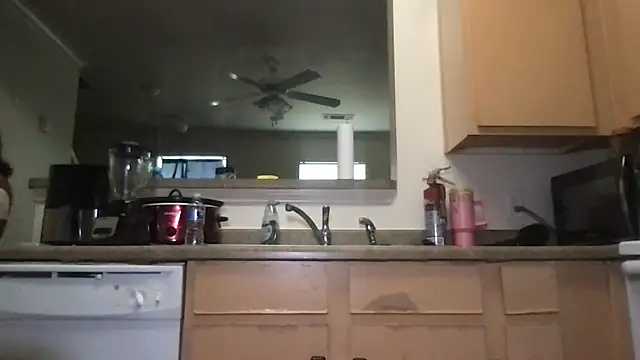 bambinokitt3n online show from March 16, 2026, 8:02 pm