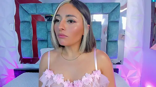 Nanda Vixen online show from February 1, 2025, 5:26 pm