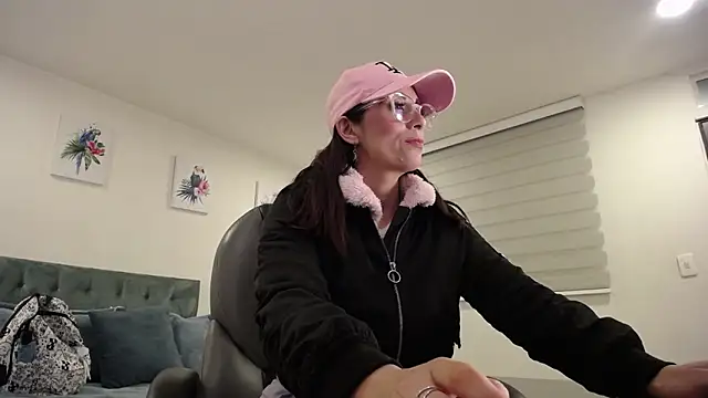 Nami sunny online show from March 23, 2025, 2:04 am