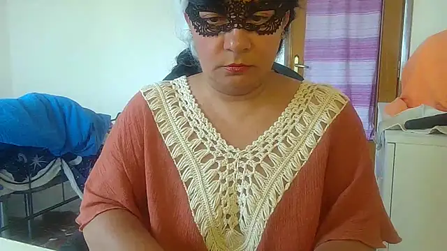 Ninalapiccolina online show from May 7, 2026, 1:49 pm