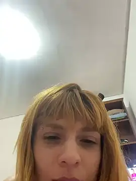 Snapshot of spacegirlll chatting on December 16, 2025, 12:04 am spacegirlll online show from December 16, 2025, 12:04 am