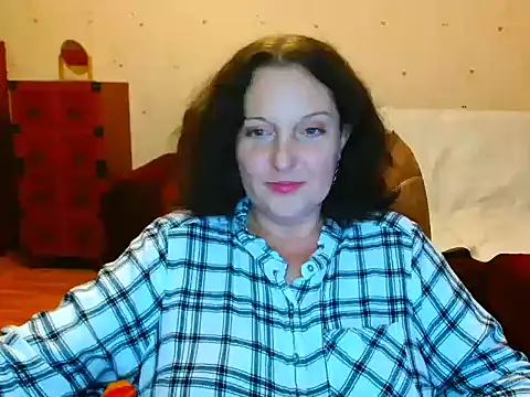 Snapshot of Alice3694 chatting on December 25, 2024, 5:15 pm Alice3694 online show from December 25, 2024, 5:15 pm