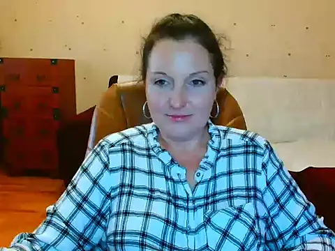 Snapshot of Alice3694 chatting on January 16, 2025, 1:36 pm Alice3694 online show from January 16, 2025, 1:36 pm