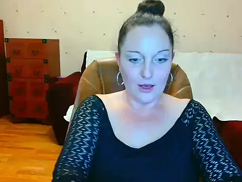 Snapshot of Alice3694 chatting on February 1, 2025, 11:10 am Alice3694 online show from February 1, 2025, 11:10 am
