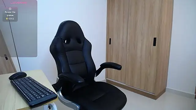 karoll marquez online show from October 18, 2025, 10:32 pm