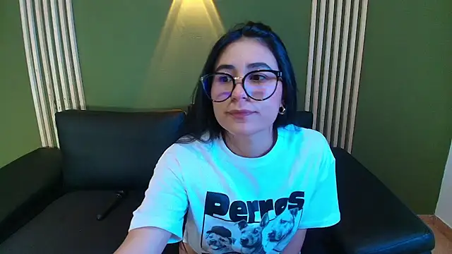 Snapshot of ChloeTurner_ chatting on October 19, 2025, 3:23 pm ChloeTurner online show from October 19, 2025, 3:23 pm