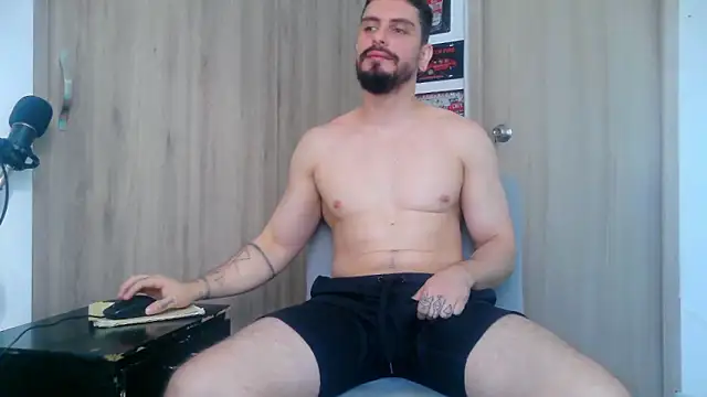 Aaron kwok28 online show from November 17, 2025, 9:09 pm