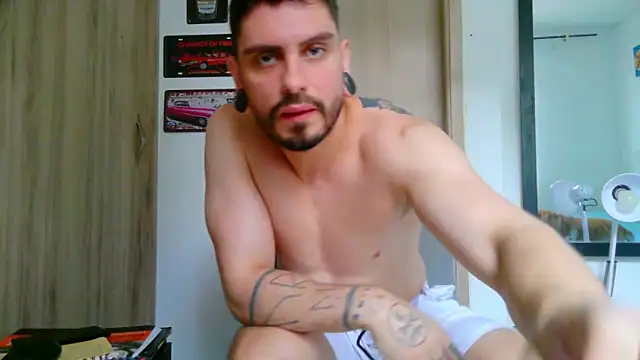 Aaron kwok28 online show from April 12, 2026, 6:35 pm