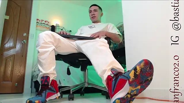 Snapshot of marc_ginale chatting on December 25, 2024, 2:35 am marc ginale online show from December 25, 2024, 2:35 am